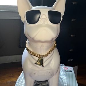 GIGANTIC XL BLUETOOTH SPEAK WITH MIC AND RADIO